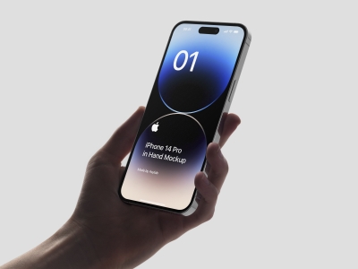 手持iphone14pro手机屏幕界面UI展示场景样机智能贴图PSD设计素材
