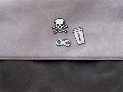 高品质珐琅金属胸针徽章样机素材PS智能贴图