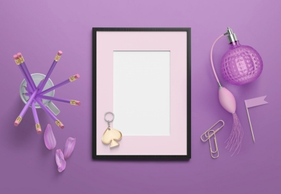 女性场景温馨背景鲜花花朵花瓣素材相框香水