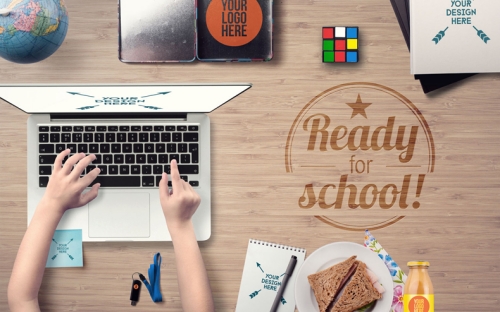 学习用品场景样机绘画场景样机画笔笔记本电脑模仿三明治手部动作手臂