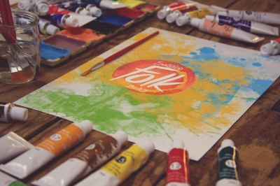 绘画场景绘画样机画笔画板油彩油画彩笔logo样机